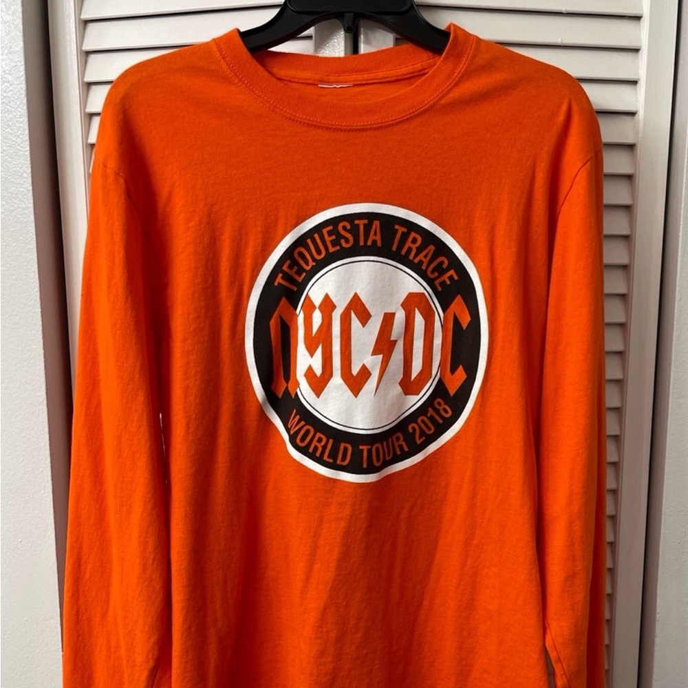 Long Sleeved t-shirt (M)